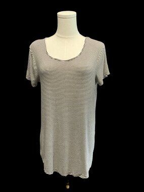 👗5/$25 - Olive/White Striped Top w/ Crisscross Back Detail